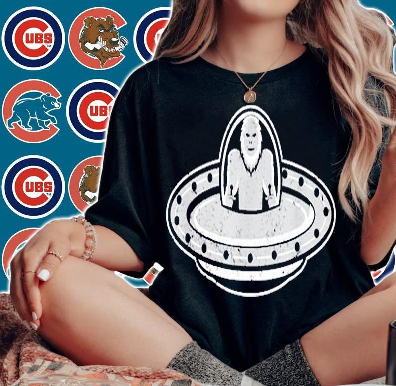 Bigfoot I Believe Bigfoot Mens Sasquatch UFO T-Shirt t-shirt