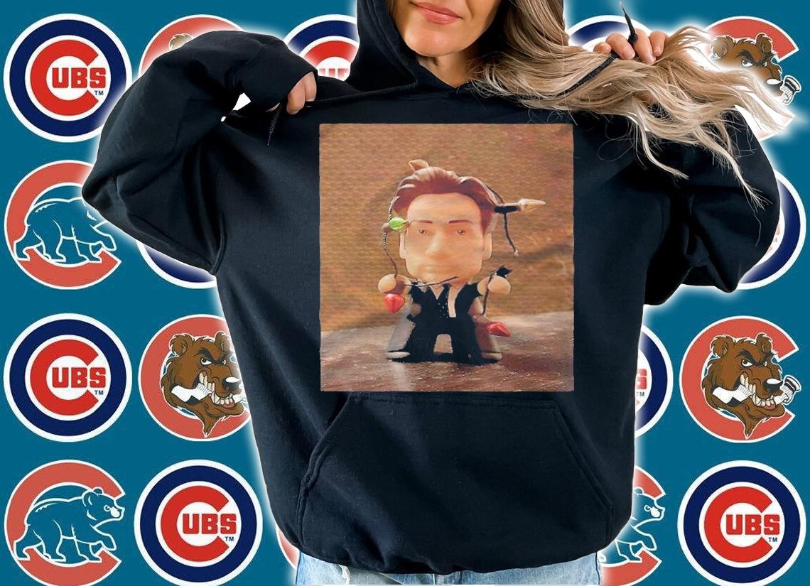 Fox Mulder Christmas statue T-shirt