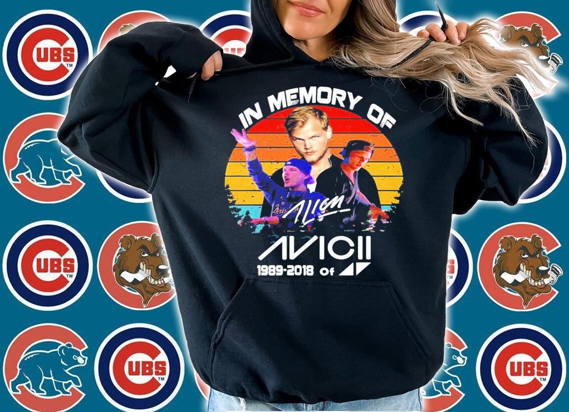 In memory of AVICII 1989-2018 of signature vintage shirt hoodie