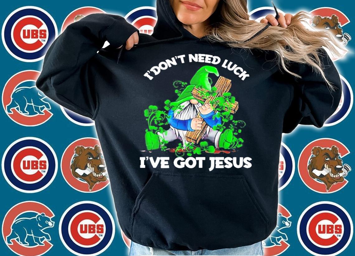 Gnome hug Cross I don't need luck I've got Jesus St.Patrick's Day t-shirt hoodie